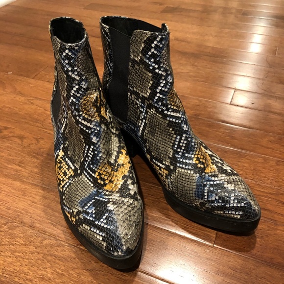 Jeffrey Campbell Snakeskin booties - Picture 1 of 2